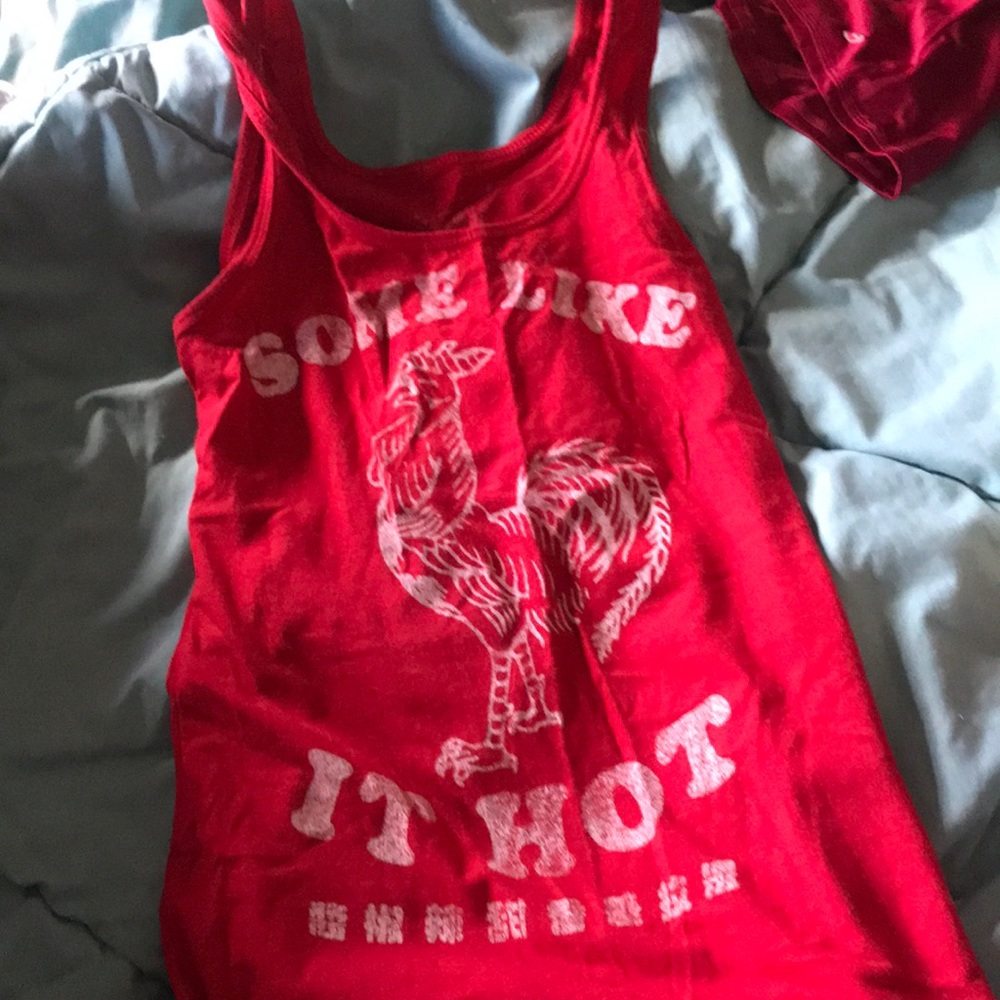 Sirracha tank small